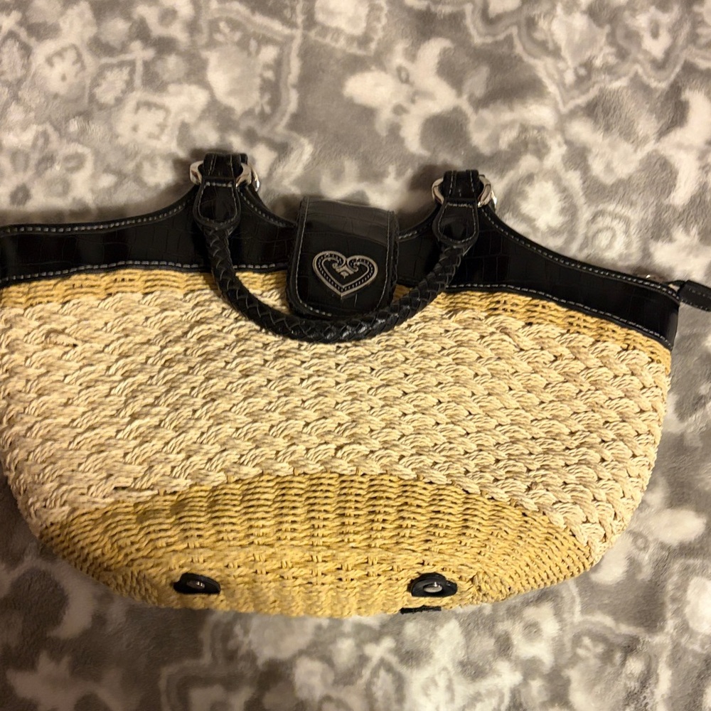 Coldwater Creek, black and tan woven bag heart closure, magnetic